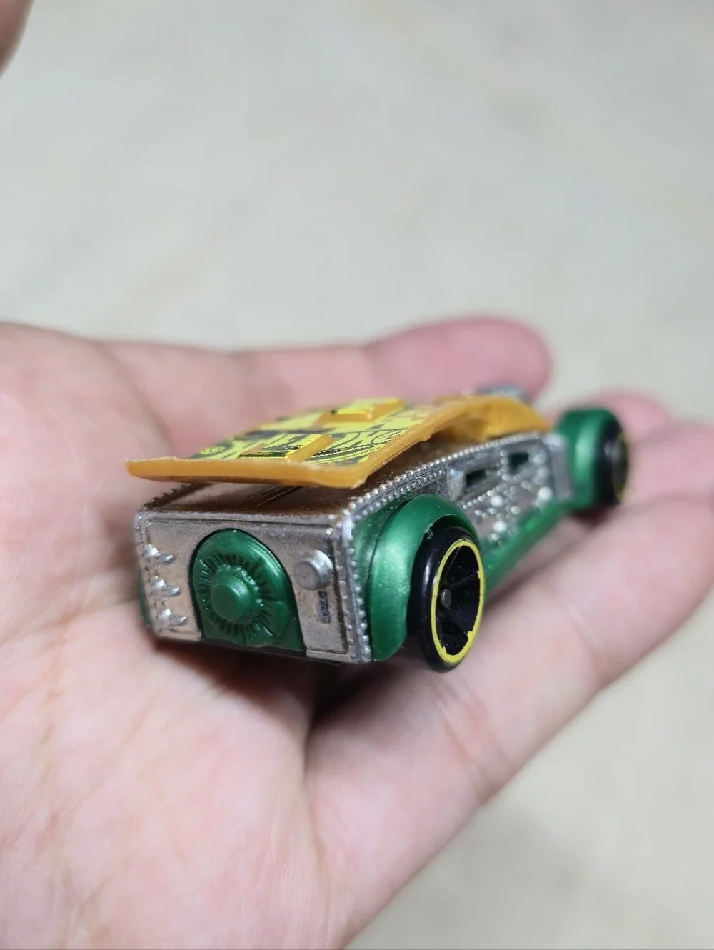 2018 Hot Wheels Fast Cash Green HW Super Rigs Bank Roller 1:64 Loose PR5sp